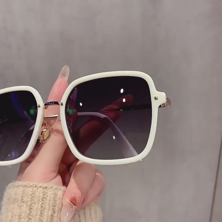 戴上这副墨镜，我直接变身防晒界的“显脸小”王者！