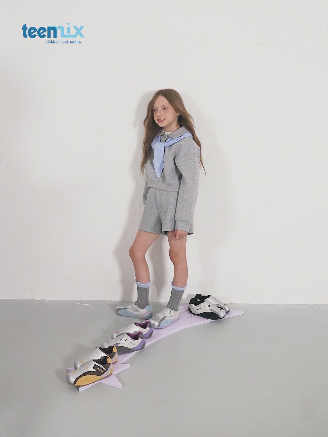 40+姐姐的环保新宠！VANDEE头层牛皮手机包，简约又实用 第2张图片