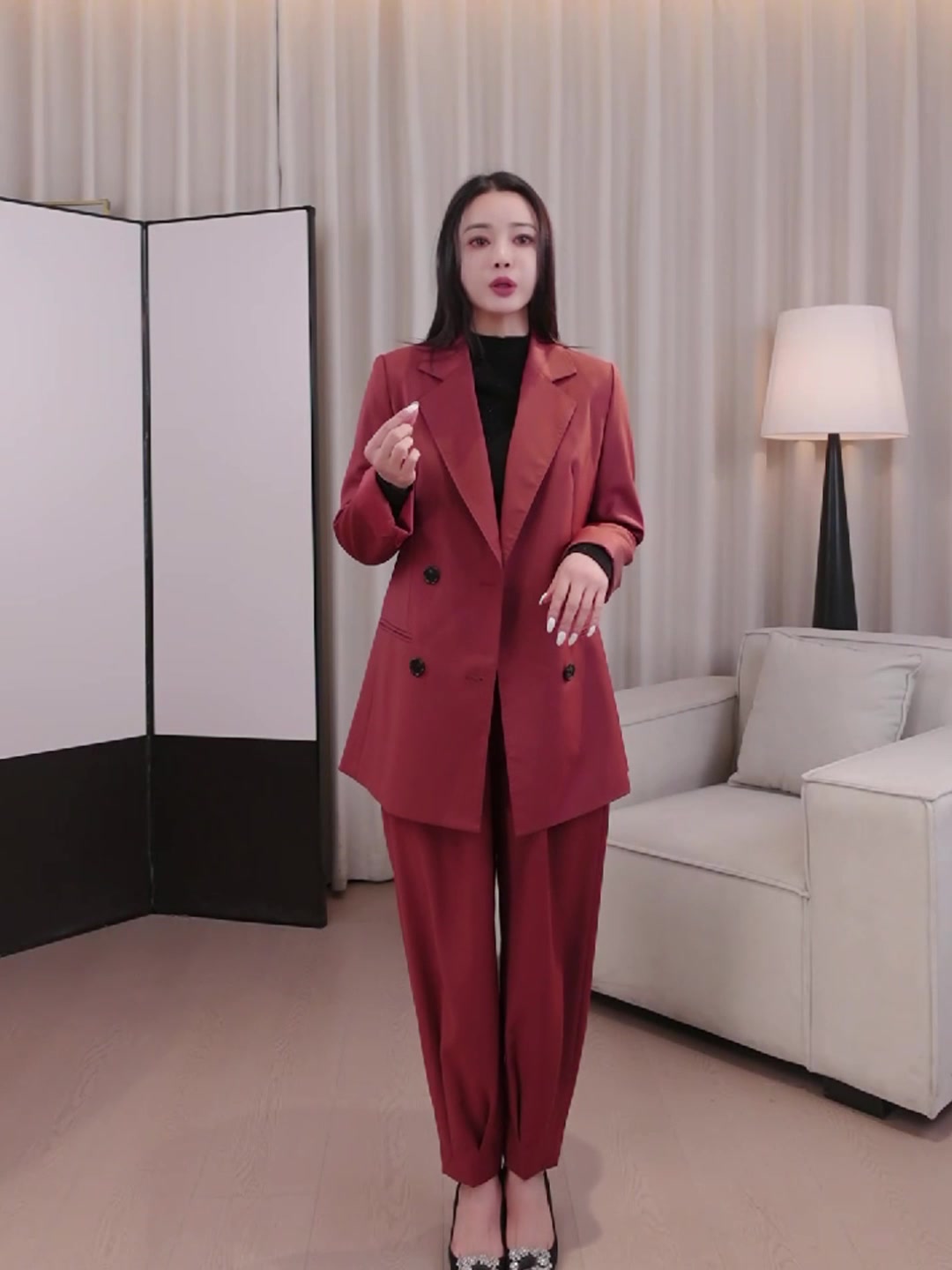 恩曼琳ΛNMΛNI绵羊毛西装外套：一件值得投资的职场战袍