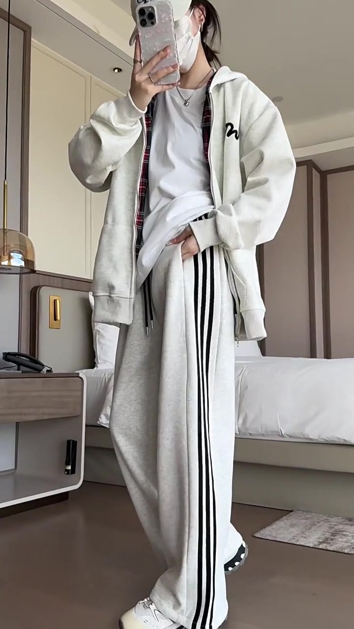 OIMG三条杠加绒运动裤，冬天穿这一条就够了！