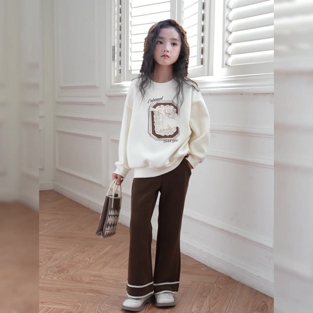 淘气贝贝雪尼尔微喇针织裤：穿上它，你就是行走的温柔炸弹！