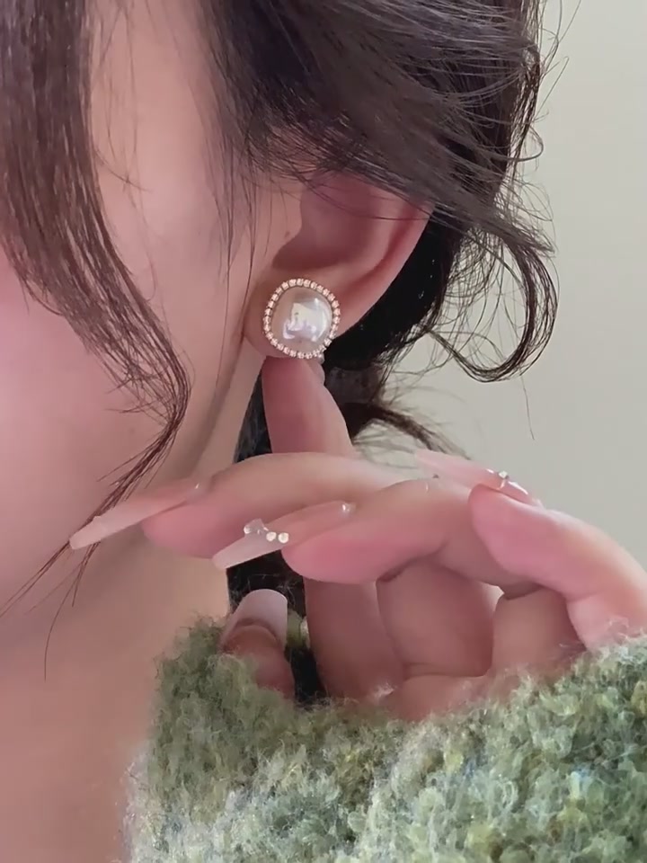 2026秋冬高级感耳钉，复古耳环爆款！气质法式小众设计感饰品，你值得拥有！