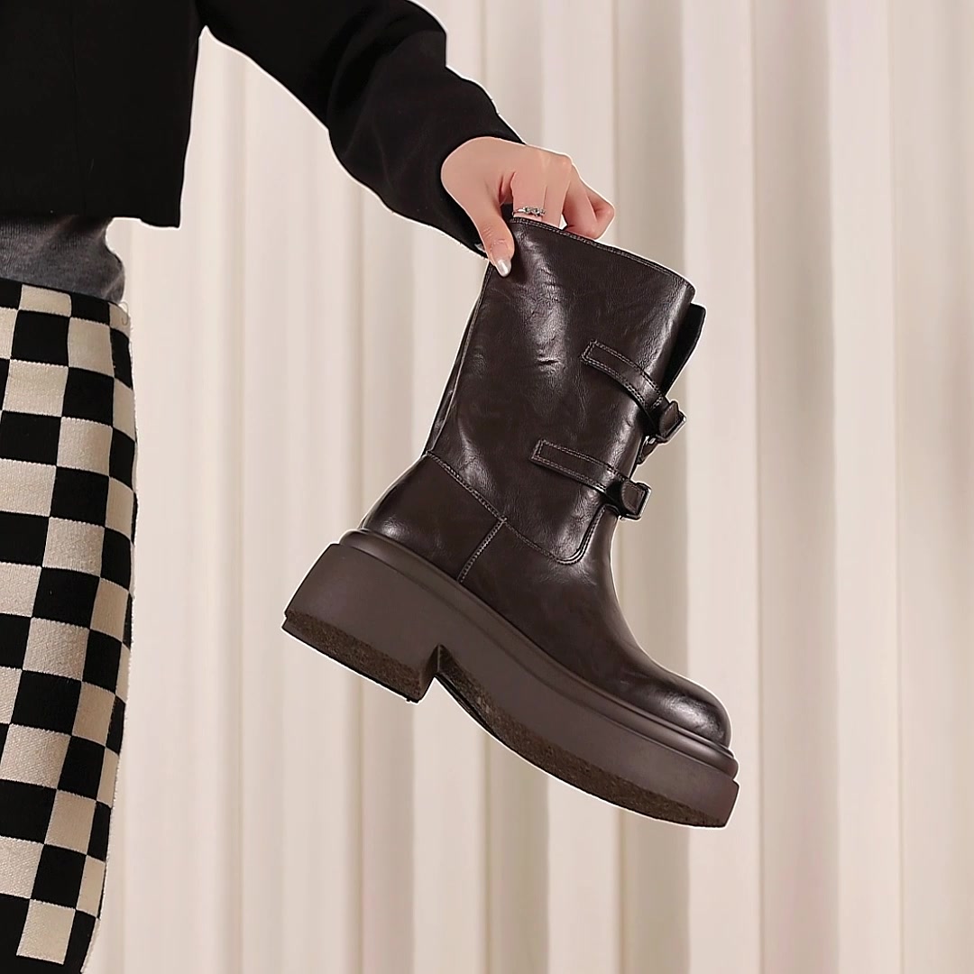 达芙妮厚底马丁靴：这个冬天，我的脚终于不再‘冻’感十足了！