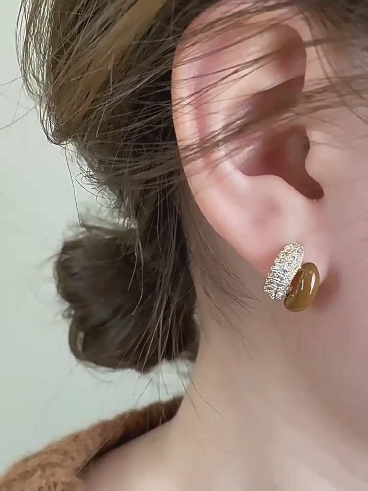 2026新款BAZAAR美拉德双C圈耳钉：秋冬轻奢高级感，我戴了才知道有多香！