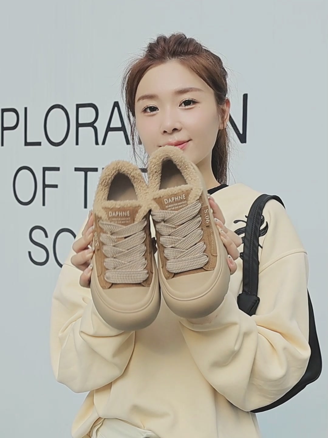 达芙妮厚底加绒棉鞋：这个冬天，我靠它实现‘增高自由’和‘保暖自由’！