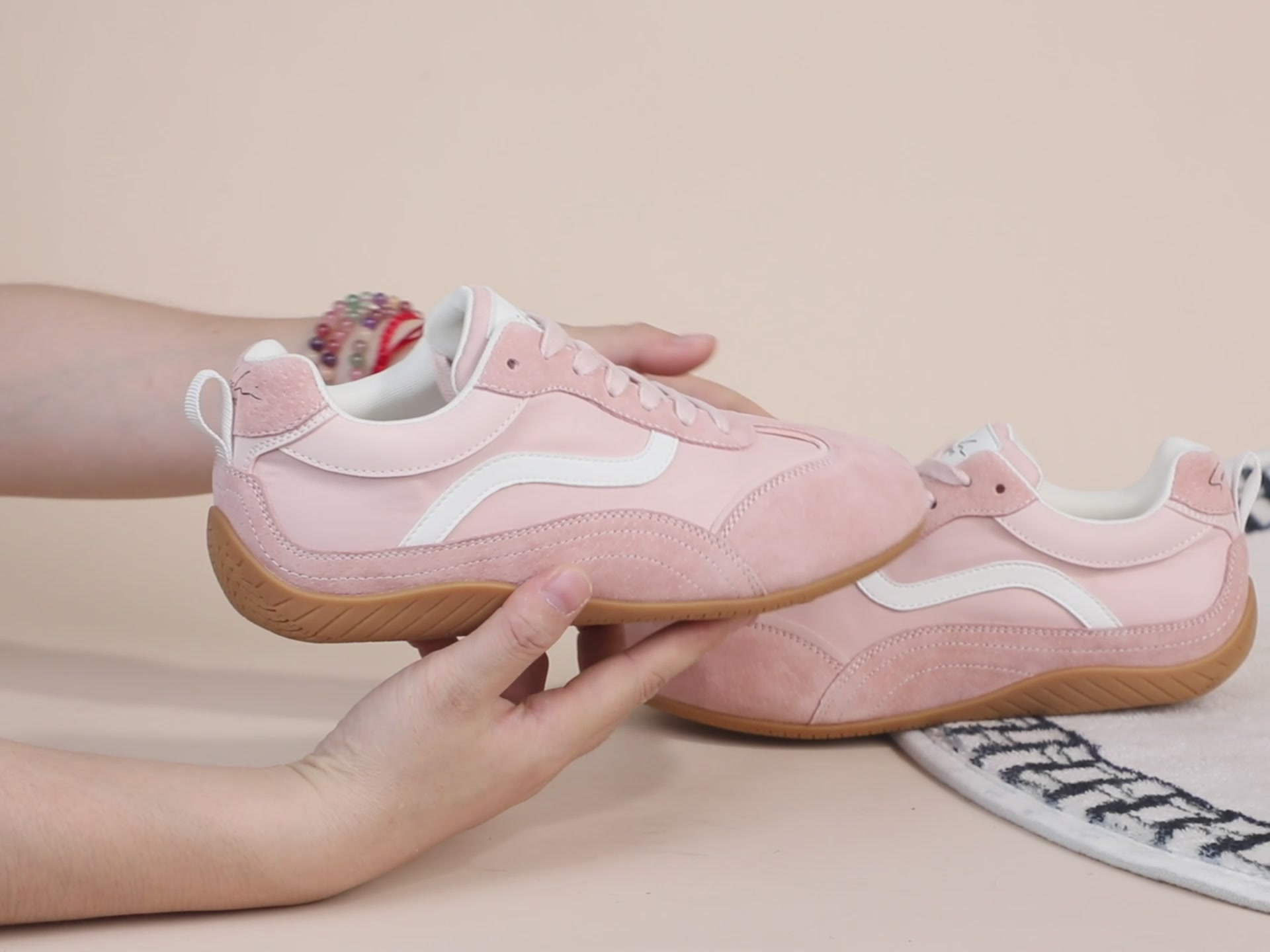 复古德训鞋挑战：沙驰sport撞色款，1149元值不值？