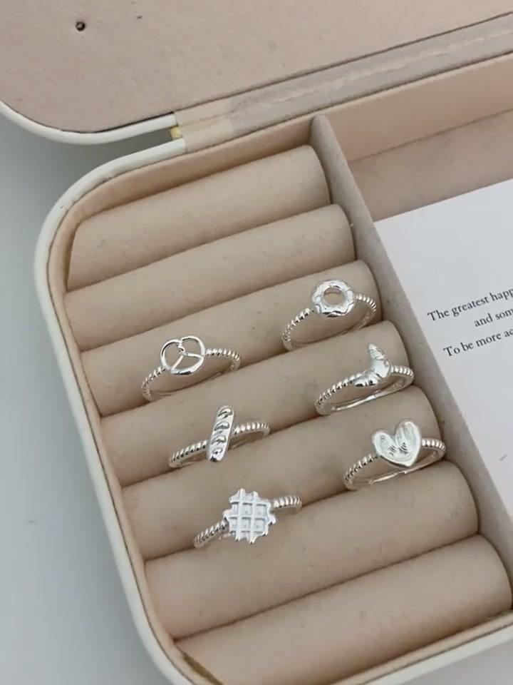 DTOTO碱水面包戒指：当文艺遇上甜蜜的金属