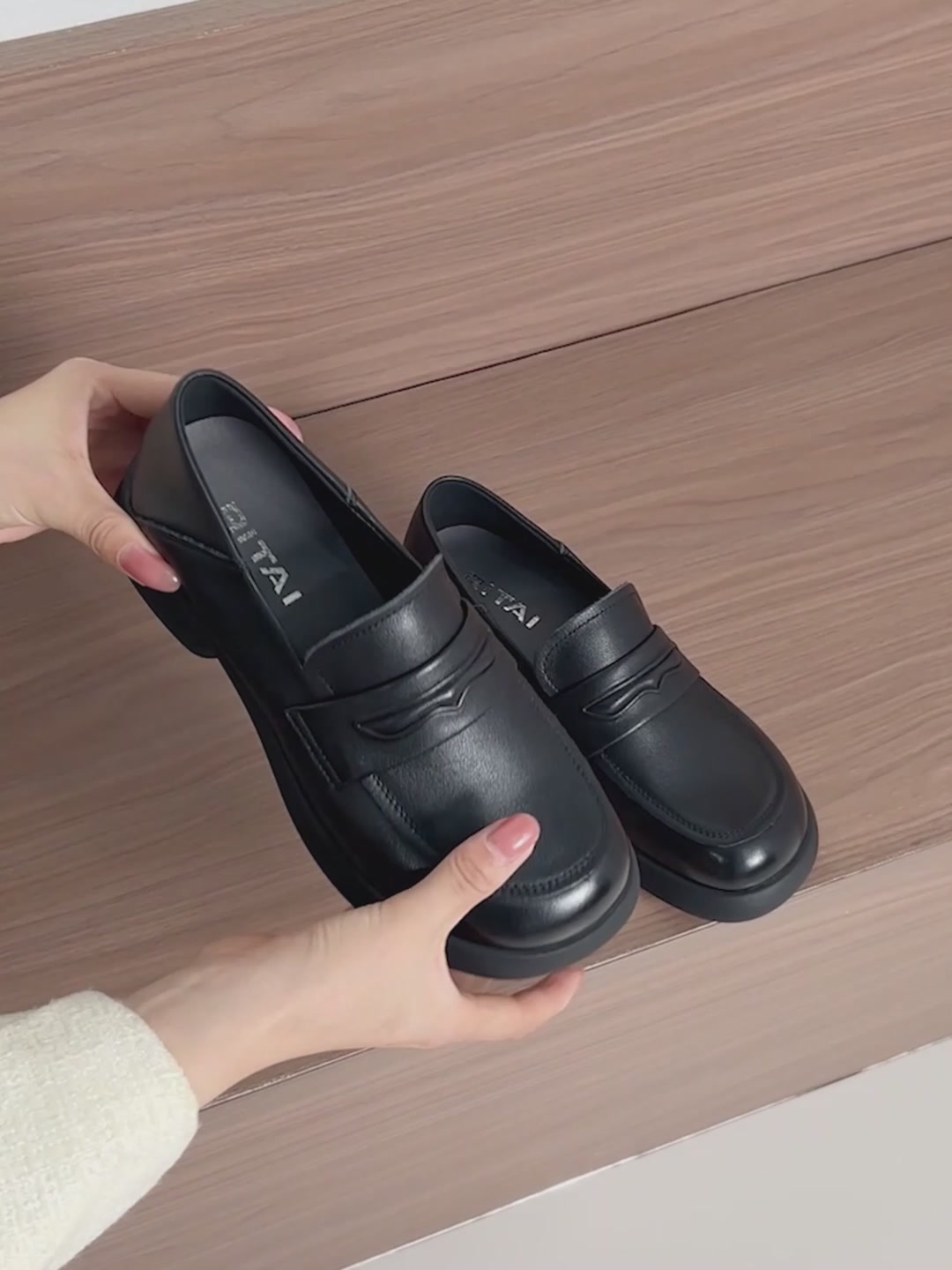 日泰这双真皮乐福鞋，到底值不值698？