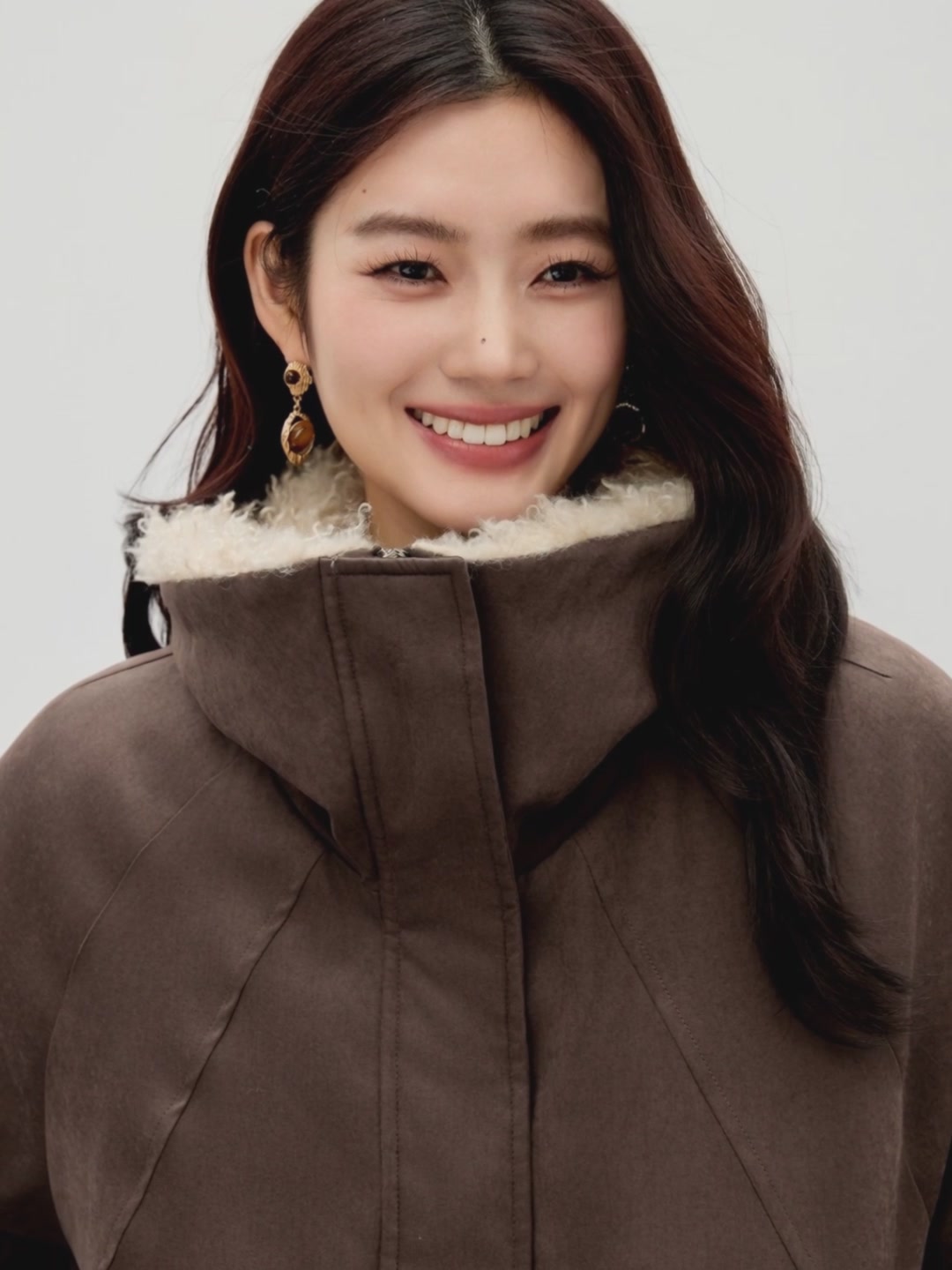 秋水伊人羽绒服初体验：是气质H型还是“行走的棉被”？