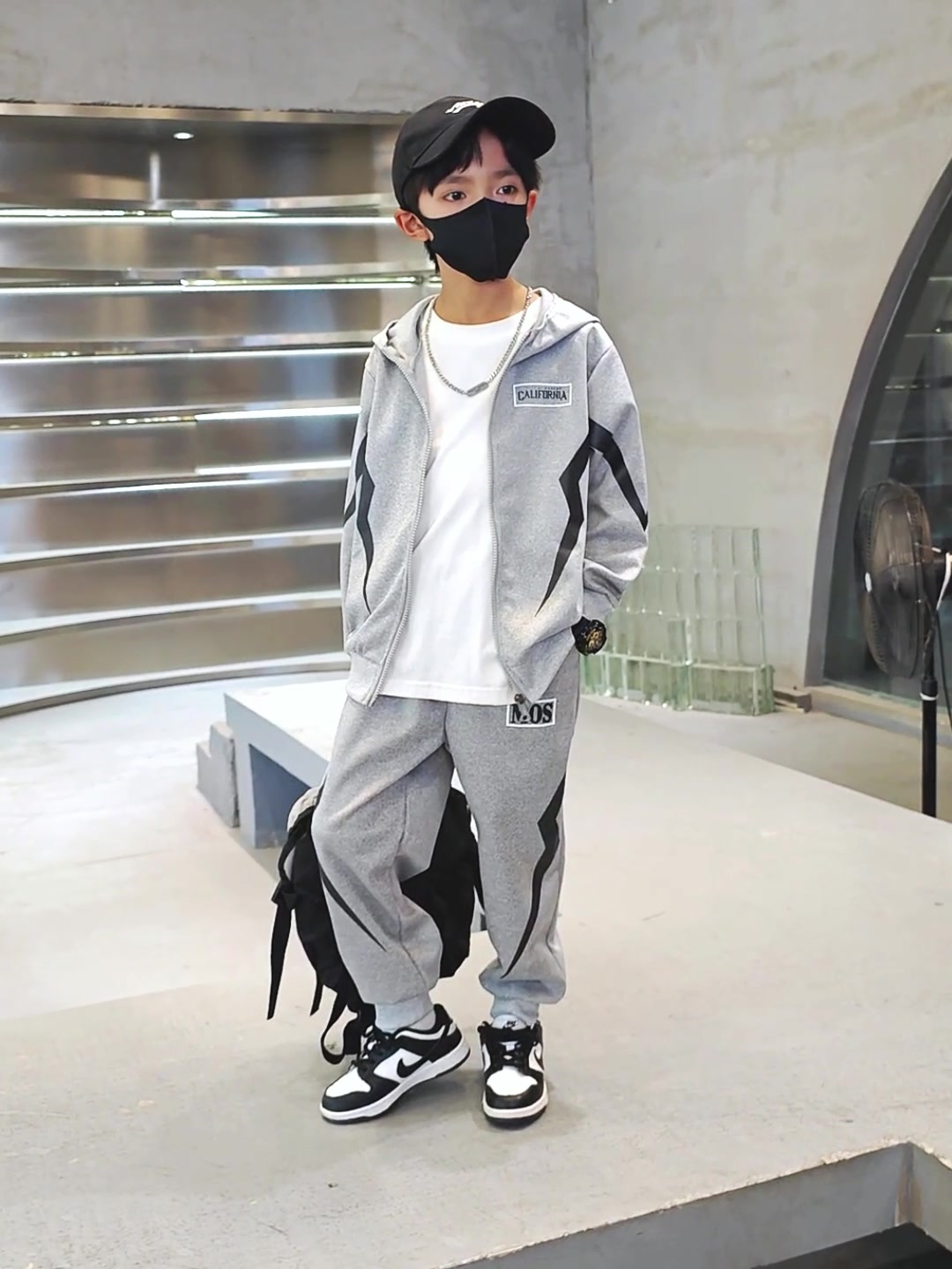 丝蓓绮发膜实测：拯救炸毛星人，这罐“金发膜”真的能修复受损发质吗？