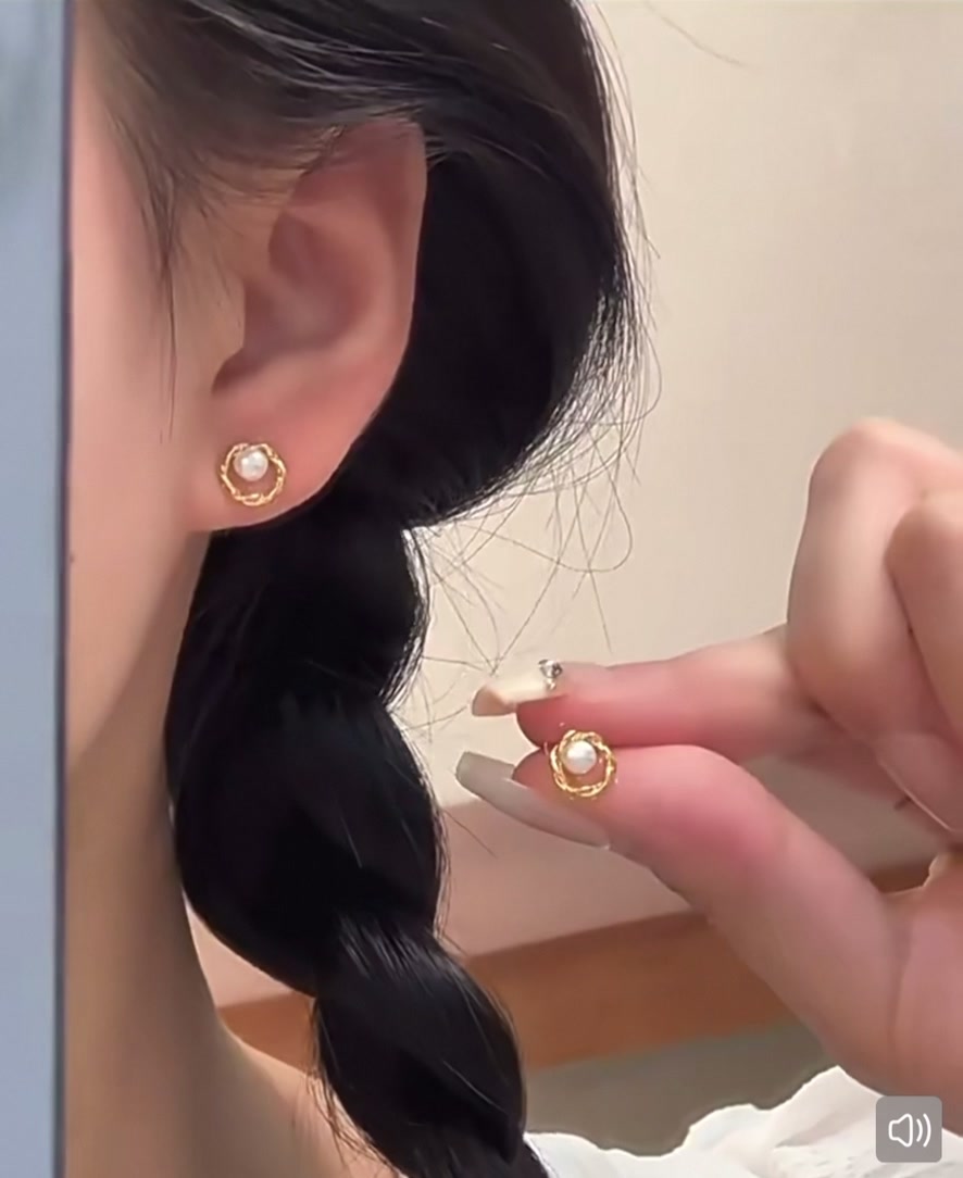 戴上它，我就是人群中最闪亮的崽！Nome编织线条珍珠耳钉体验分享