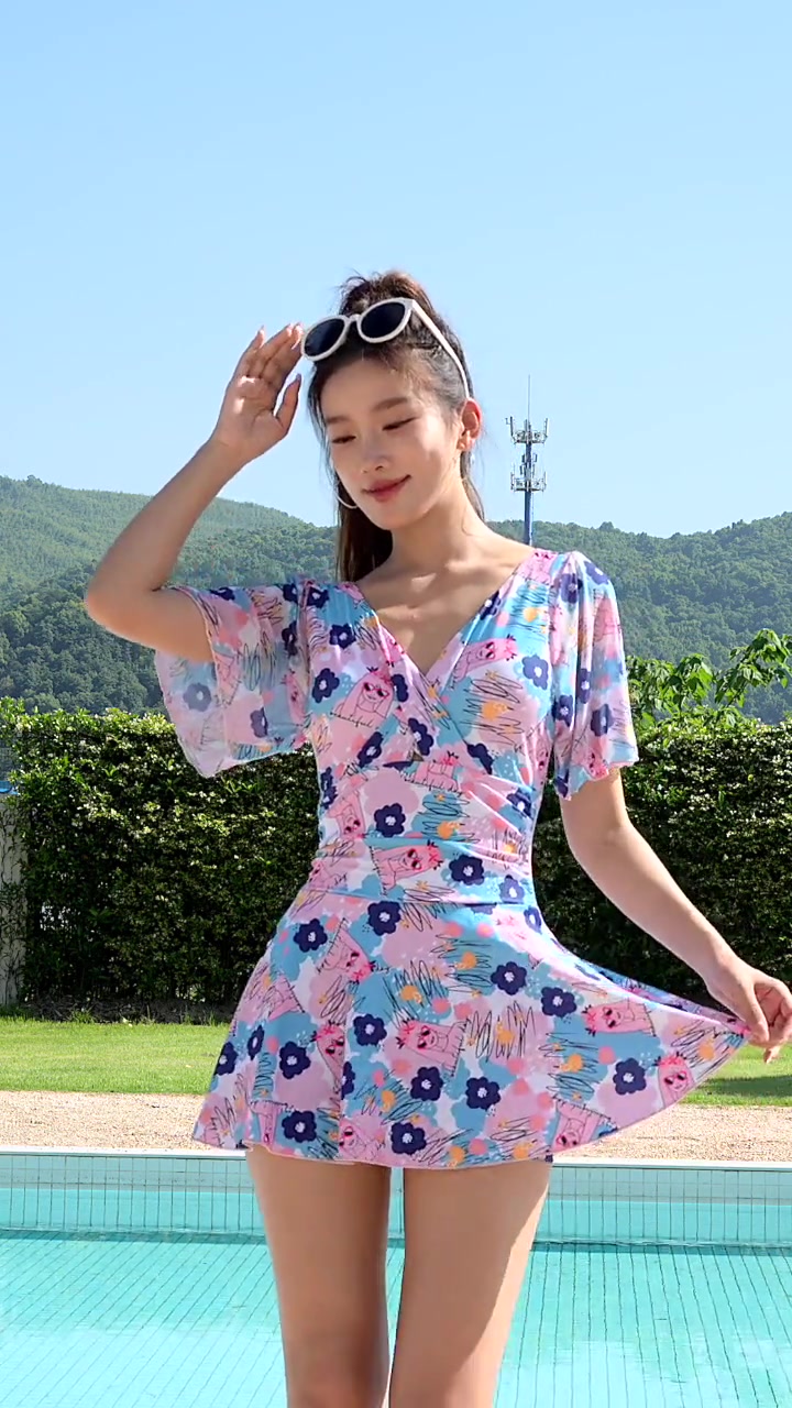 芭比泳衣测评：遮肚显瘦绝绝子，度假泡温泉必备神器！