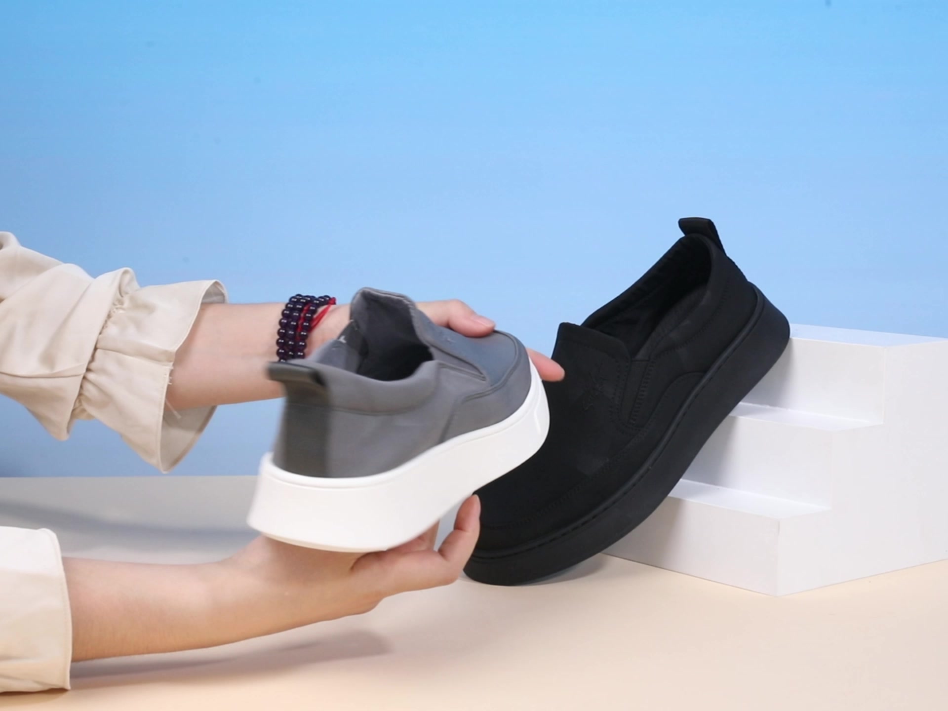 一脚蹬进舒适圈！沙驰Sport压花布鞋，独处星人的懒人福音