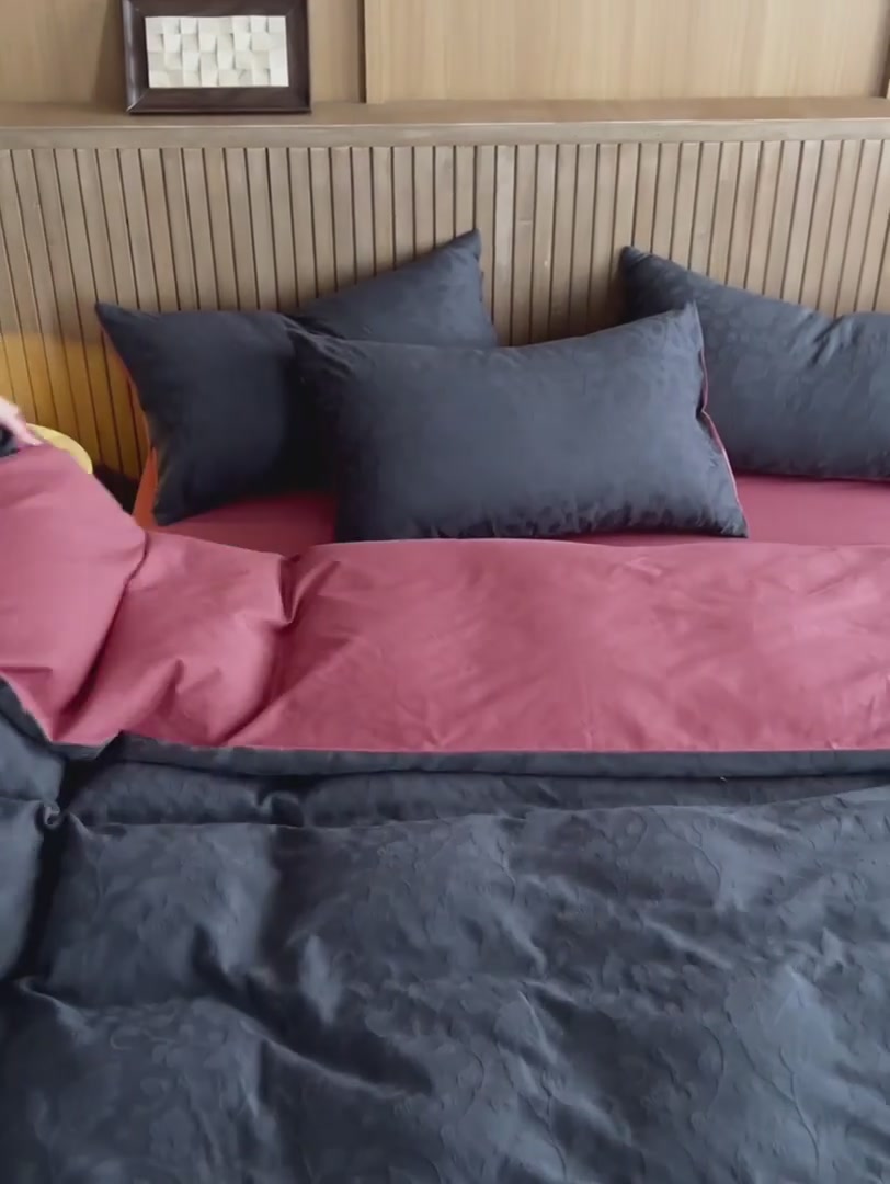 逸茉YiMo黑红提花四件套：轻奢床品界的“黑红顶流”，值不值这个价？