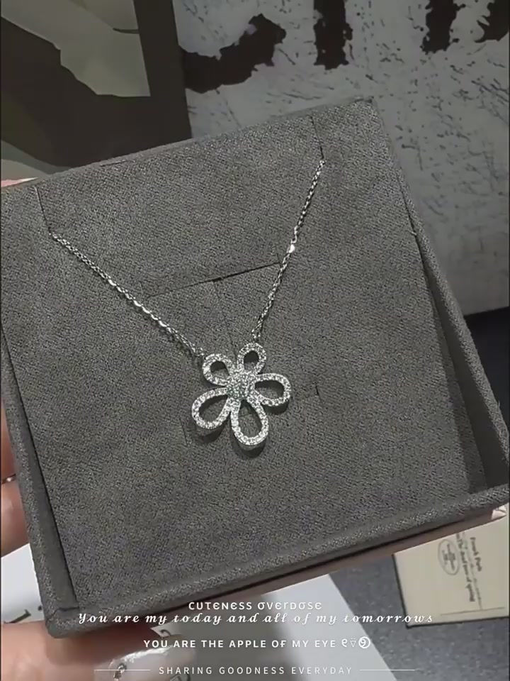 DTOTO 999足银花朵项链：高级感与清新并存，送给女友的绝佳礼物