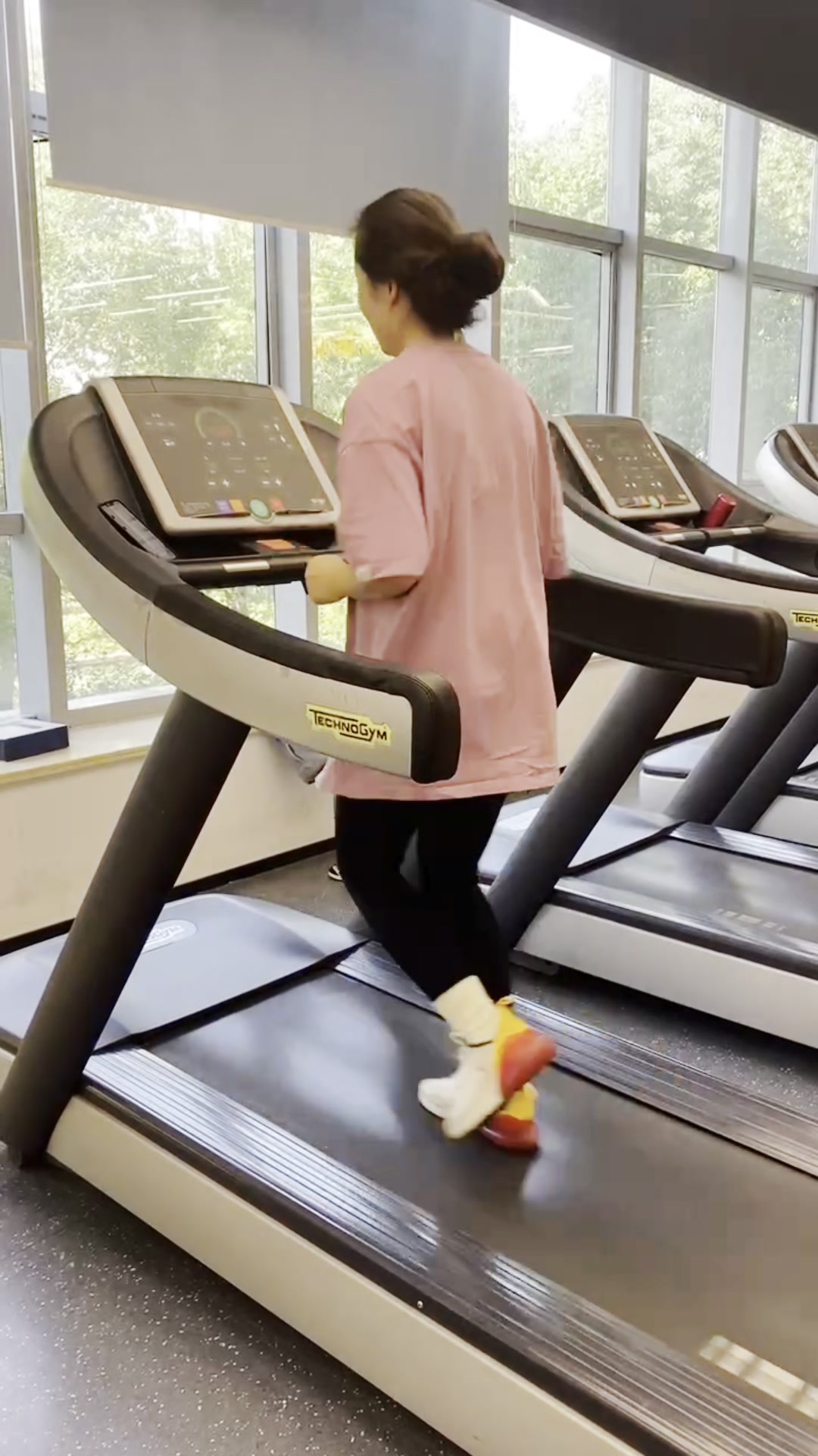 扬子筋膜枪测评｜6档震动+4按摩头，性价比绝了！