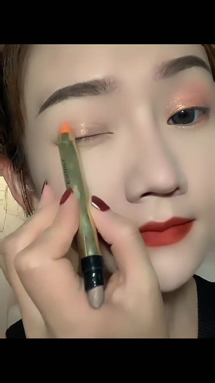 阿古丽娅 MKING PRETTY懒人高光眼影笔：48块的冒险，值不值得？