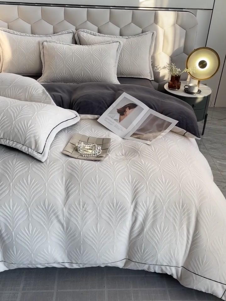 冬天必入！保睿利斯牛奶绒四件套，睡进去就不想出来啦！