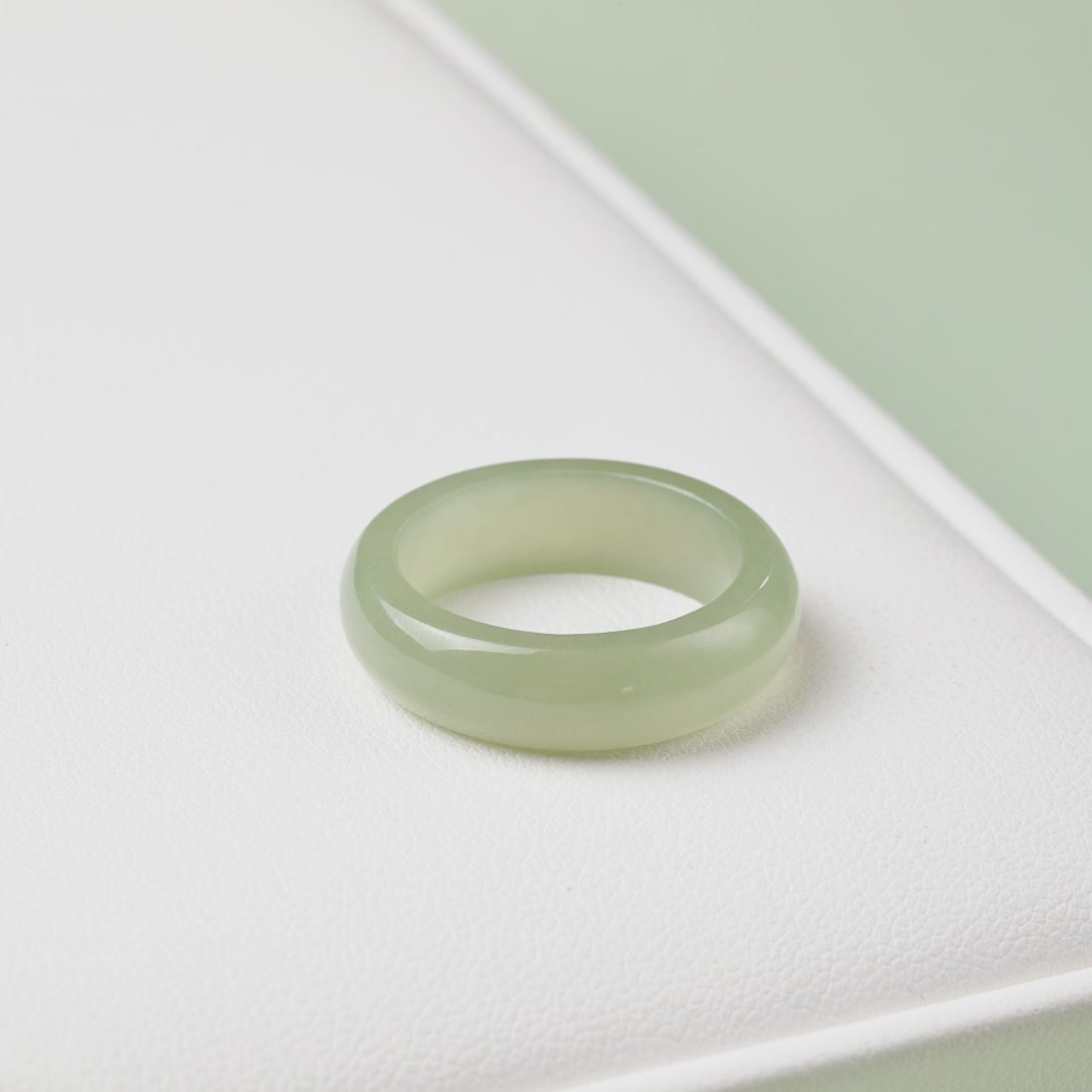 晴水玉环，指尖的温柔守护——印象眸和田玉戒指体验记