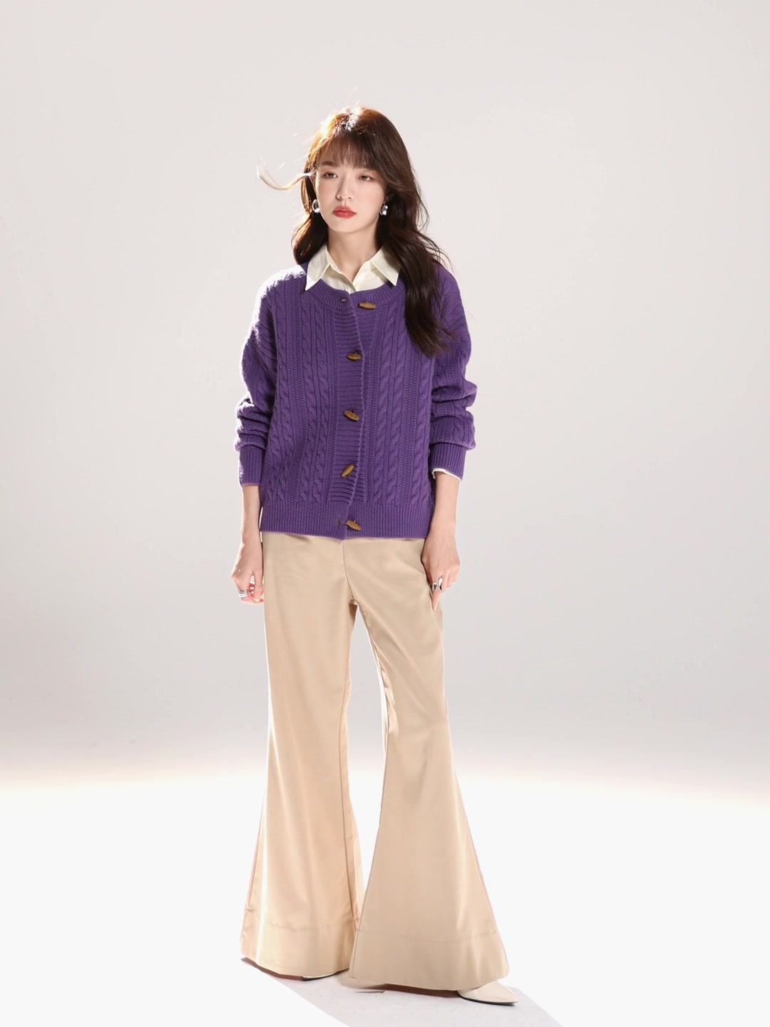 穿上这件羊毛开衫，我直接变身文艺界“显眼包”！