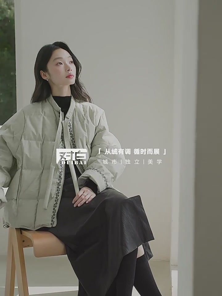 对白羽绒服测评｜25冬新品，设计感印花短款羽绒服保暖外套
