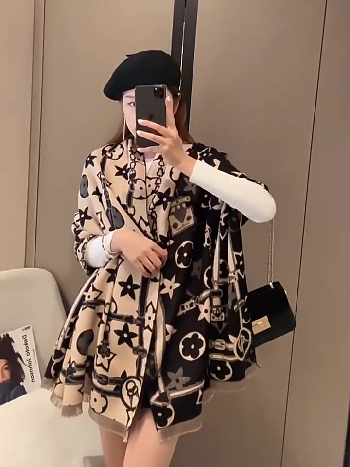 围巾界的‘双面娇娃’：蓝婷凯丝Lightingkiss仿羊绒围巾，268元值不值？