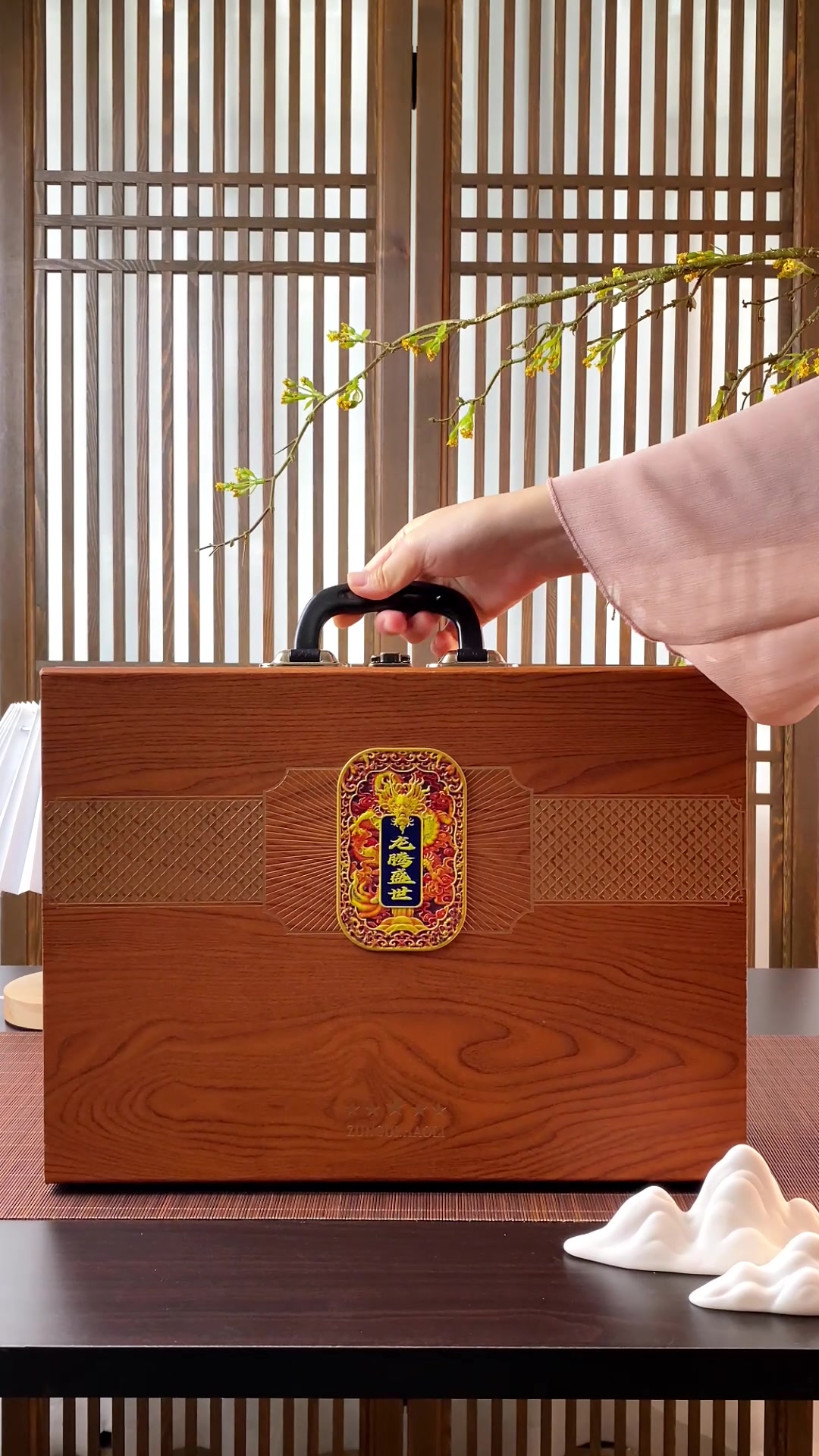 云雾绿茶礼盒开箱：这波春茶值不值333.9？