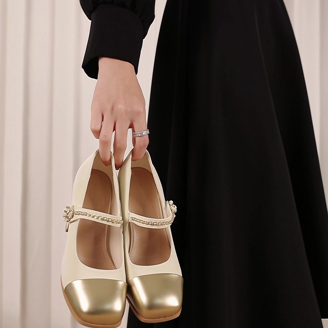 达芙妮玛丽珍鞋，法式优雅与通勤百搭的完美结合