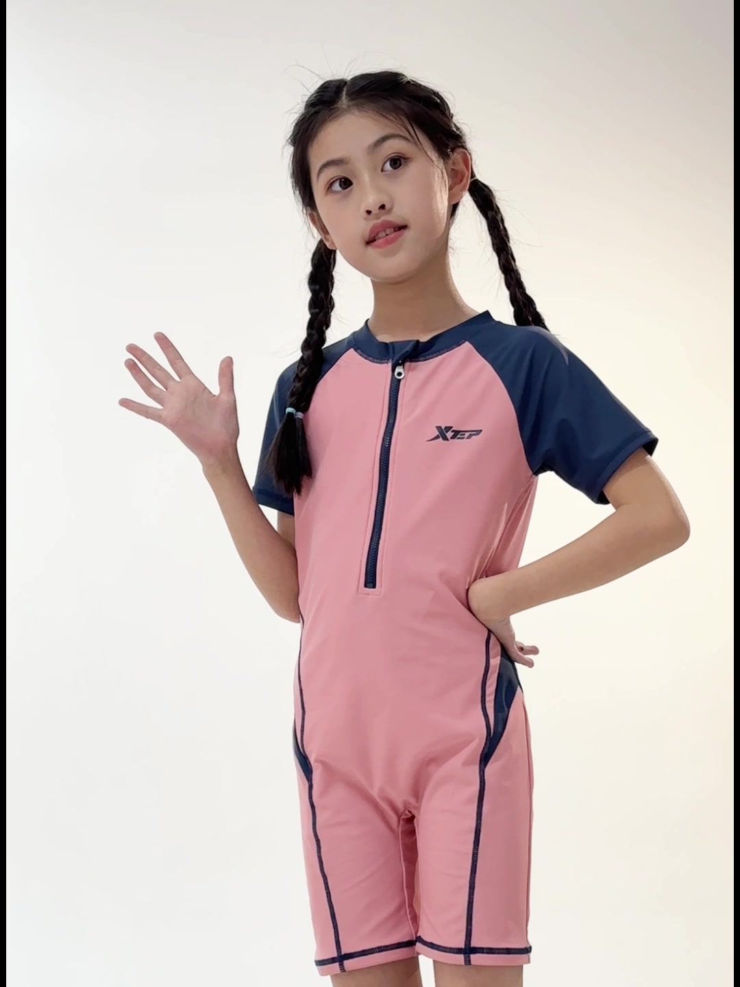 特步儿童泳衣开箱！女儿说这是她最爱的“美人鱼战袍”🐠