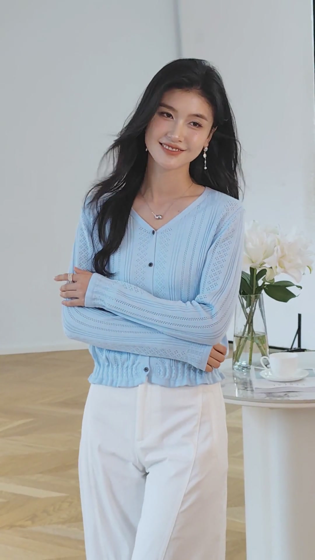 金菊这件含桑蚕丝的小开衫，我穿了一周才敢来评价