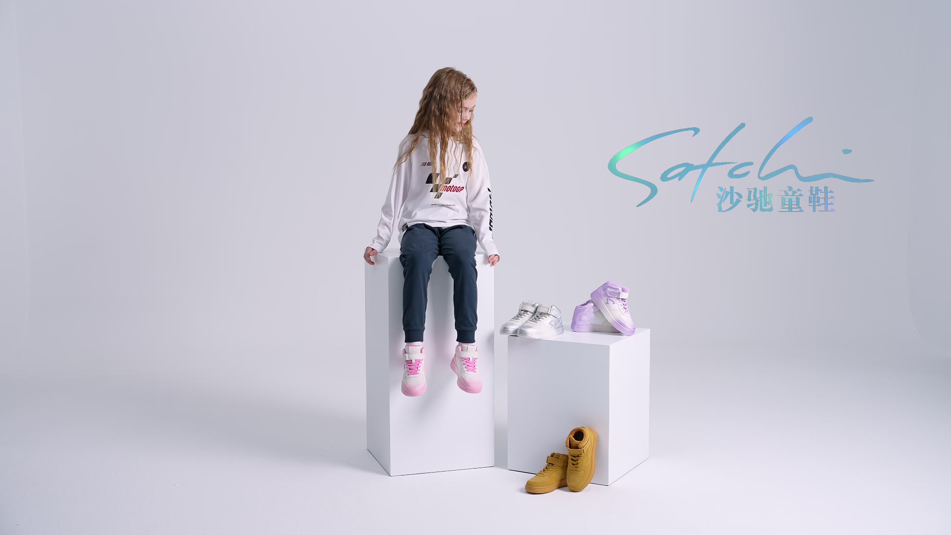 沙驰Satchi加绒保暖板鞋：时尚与温暖并存，但价格让我有点肉疼