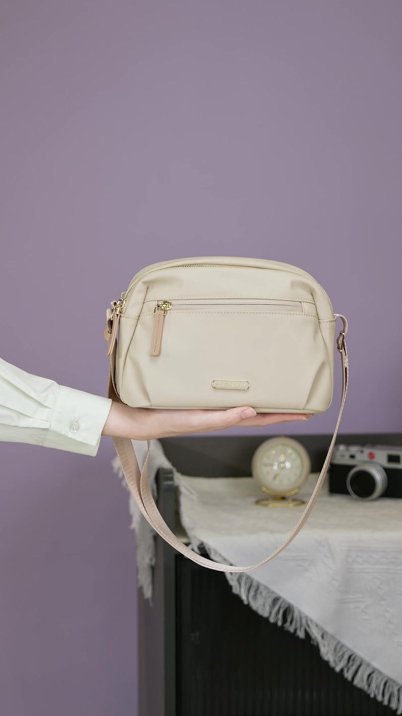 5596670高尔夫单肩包：上班通勤还是旅游轻便？真实体验告诉你优缺点！