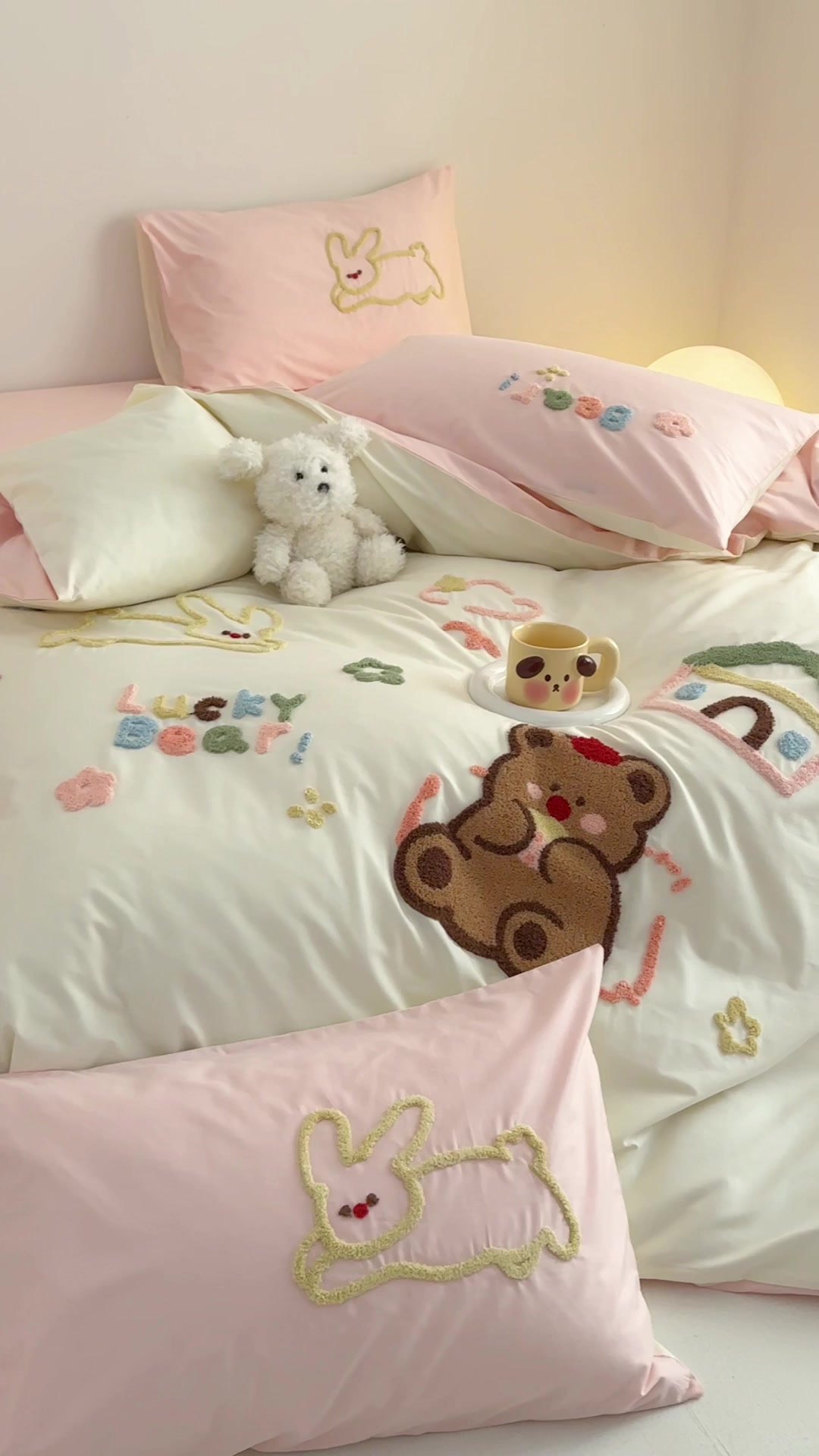 独处时光的治愈系伴侣：逸茉全棉四件套，让床成为你的专属小天地