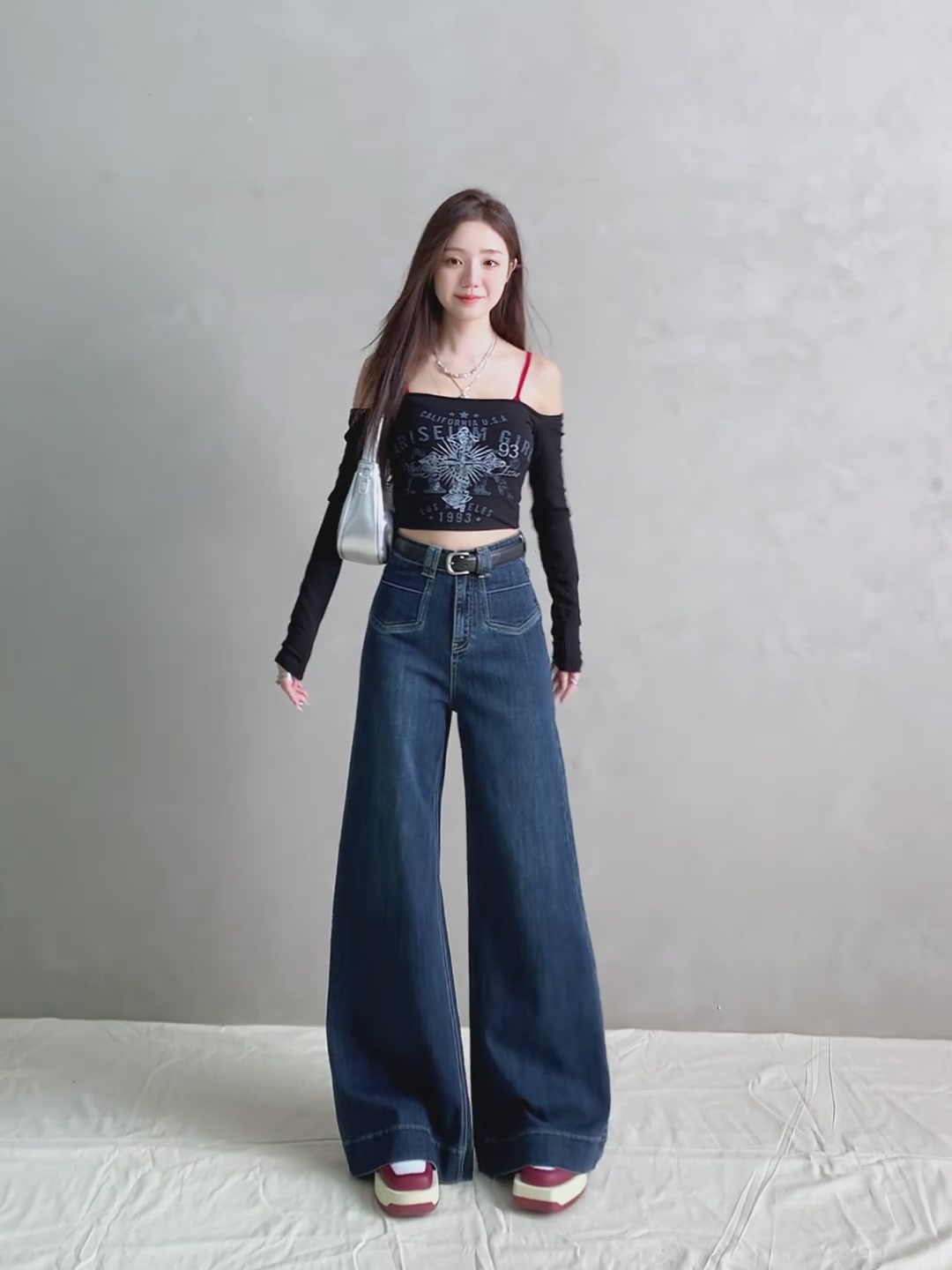 姐妹们！这条高腰喇叭裤真的绝了，遮肉显瘦一绝！