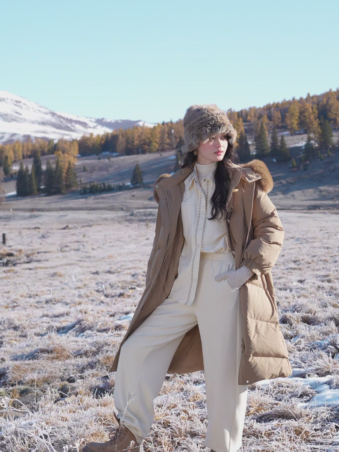 秋水伊人新款羽绒服体验：牛角扣与三防的冬日守护神