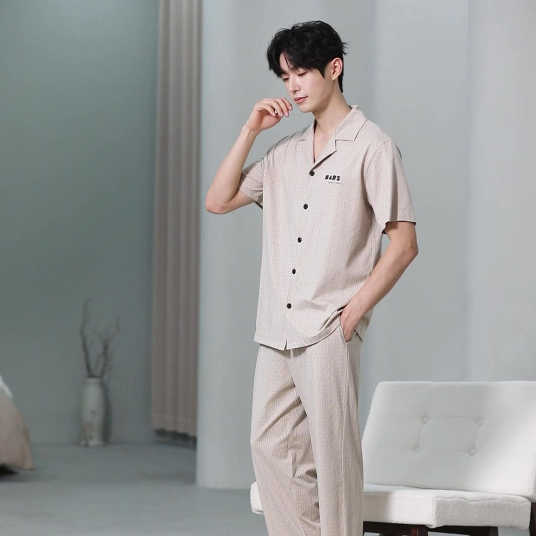 甜妹子睡衣套装：夏日里的清爽舒适，宅家也能穿出高级感