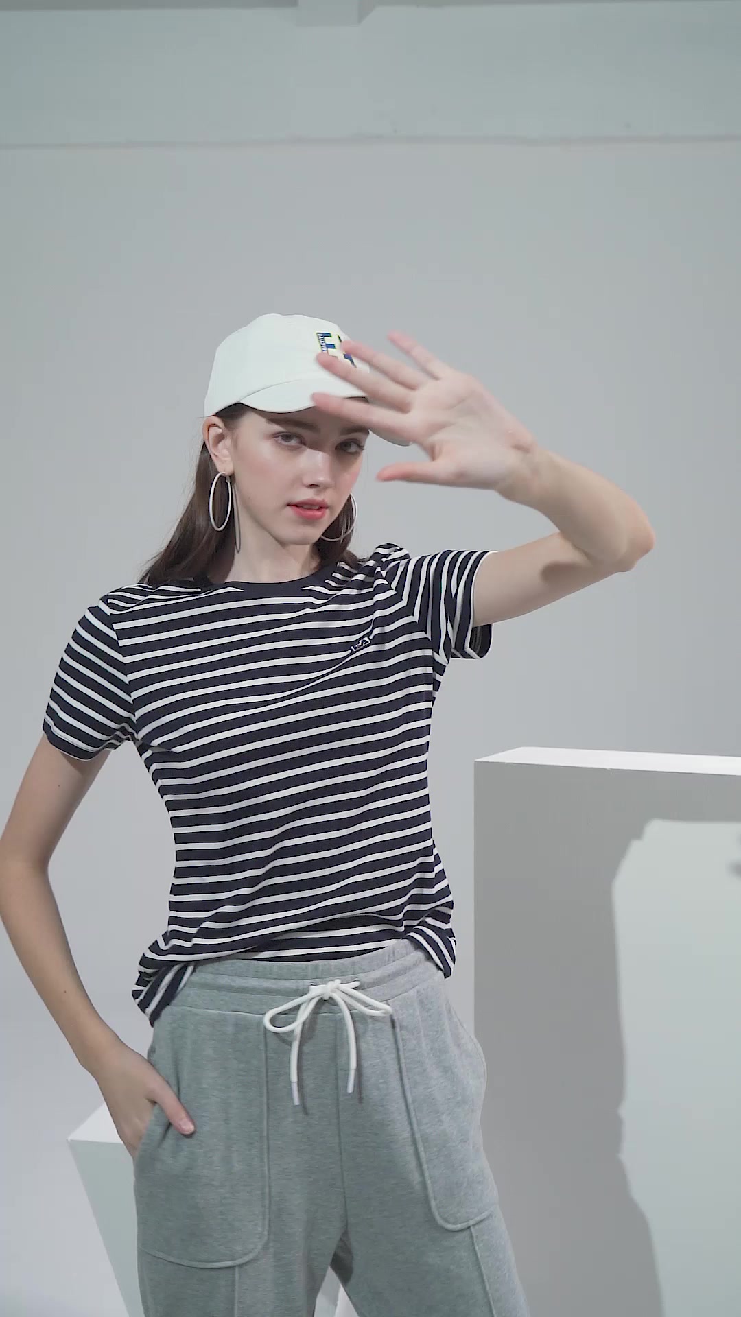 499元的纯棉T恤，是智商税还是真香？ELLE Active条纹T恤深度测评