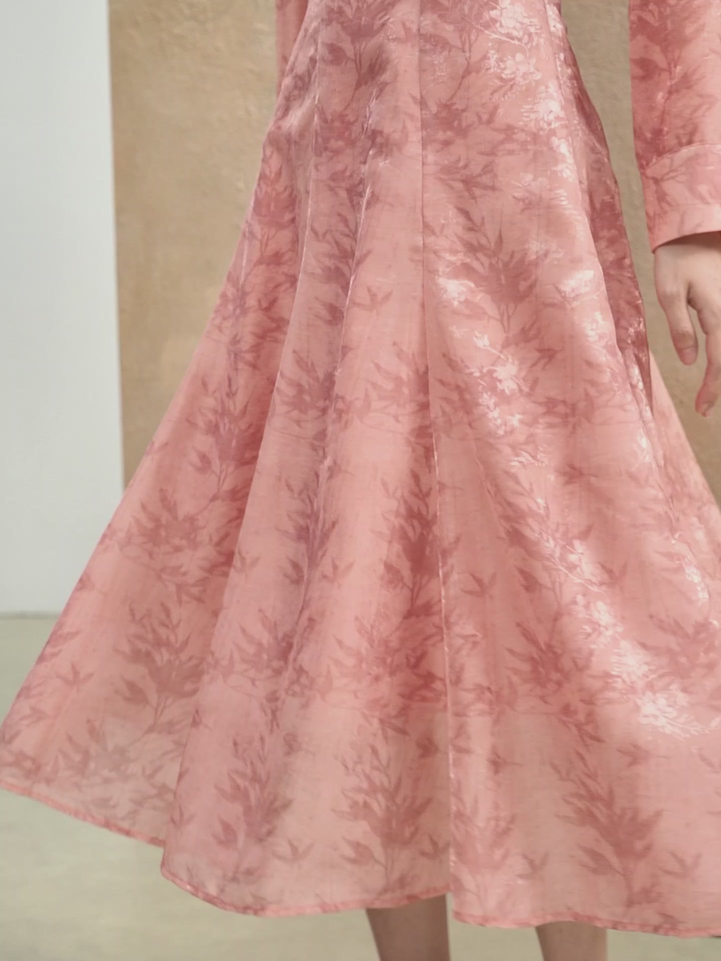 佧茜文新中式半身裙：当暗影提花遇上高腰A字，这波国风穿搭赢麻了！