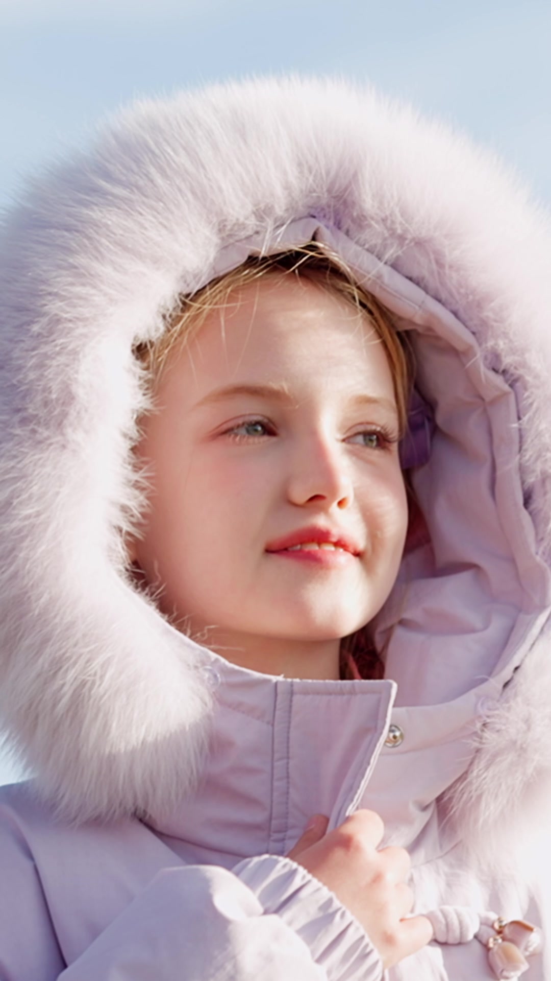 女儿穿上这件狐狸毛领羽绒服，秒变冬日小公主！❄️