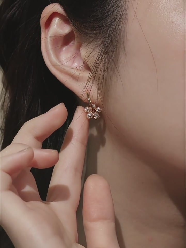 2026新款BAZAAR玫瑰金花朵耳环，高级感拉满还是智商税？