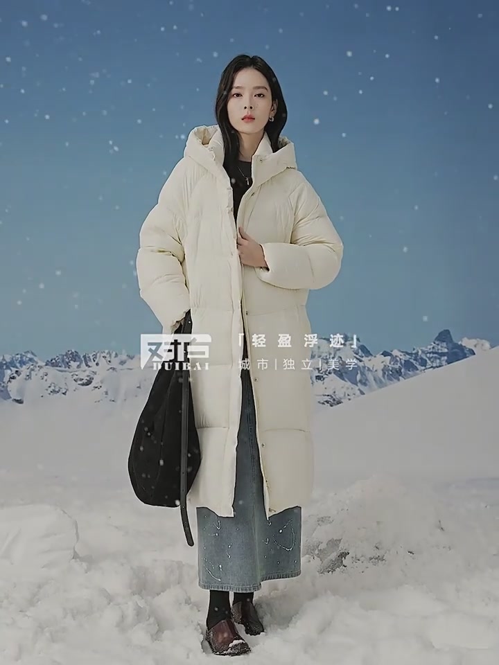 对白这款泡芙羽绒服，4399元值不值？我穿了一周的真实体验