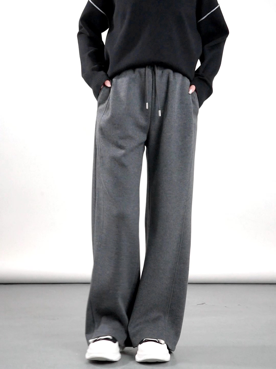 MeetMetro直筒抽绳阔腿裤：花816元买来的松弛感，值吗？