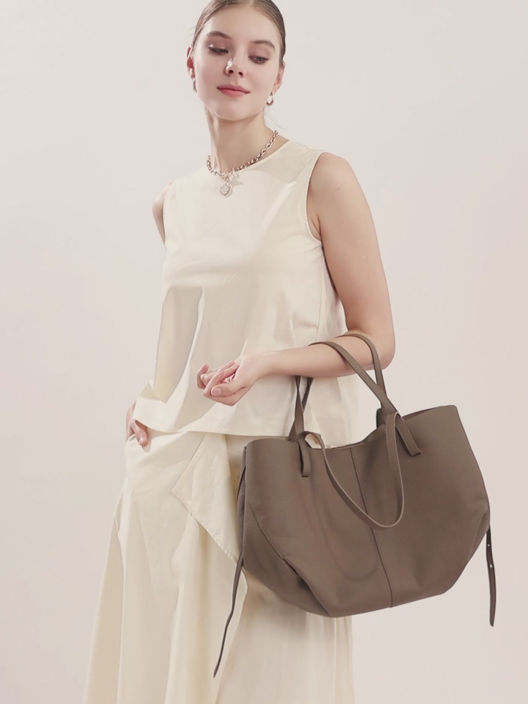 这条598元的冬款小A裙，到底值不值得冲？