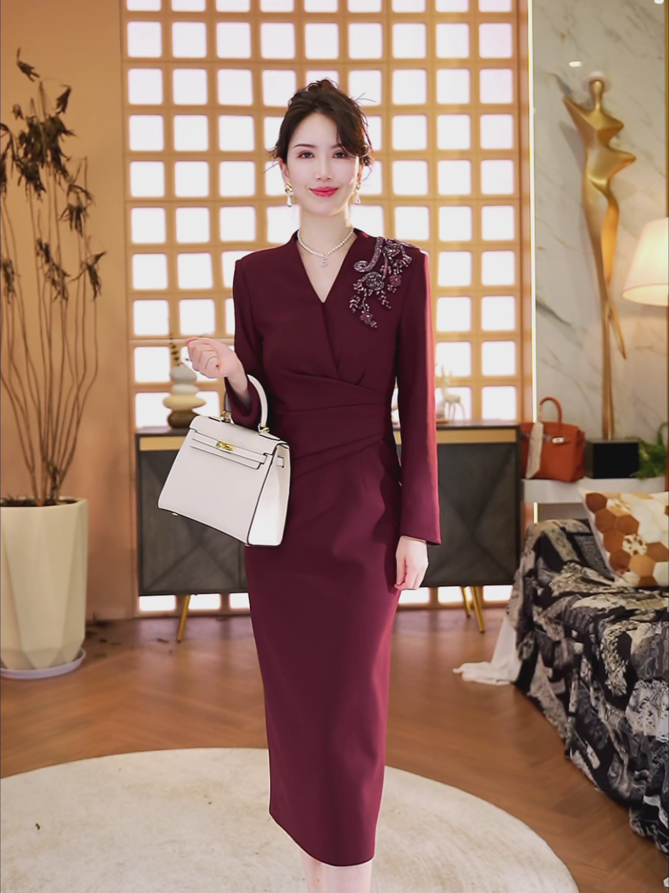 兰瑟儿这条重工钉珠连衣裙，让我在冬日里找到了优雅的仪式感