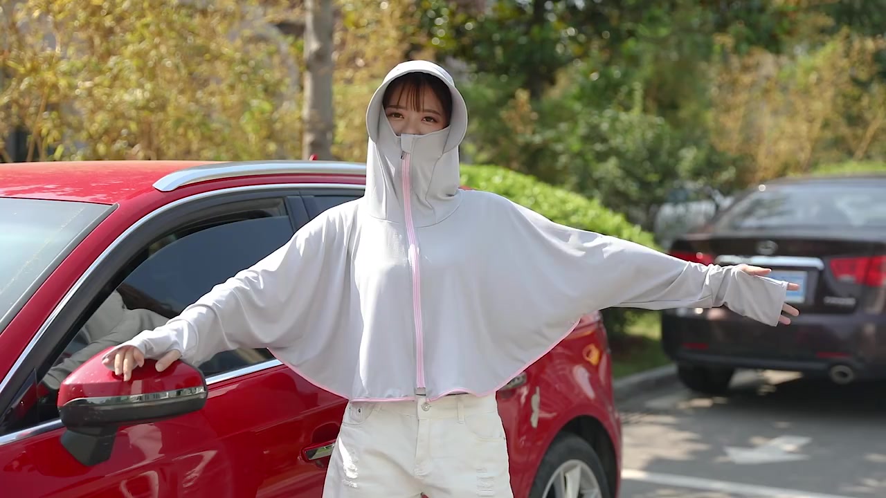 姐妹们！这件防晒衣我直接原地封神！骑车通勤再也不怕晒黑啦🌞