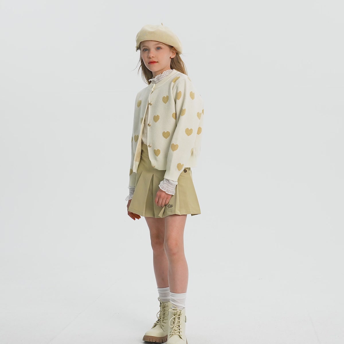 意大利小帆船针织开衫，亮丝爱心太撩人！699元值不值？