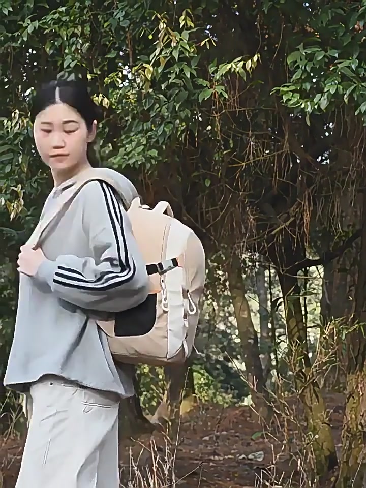 YOME新款书包体验：轻盈背后的细节惊喜