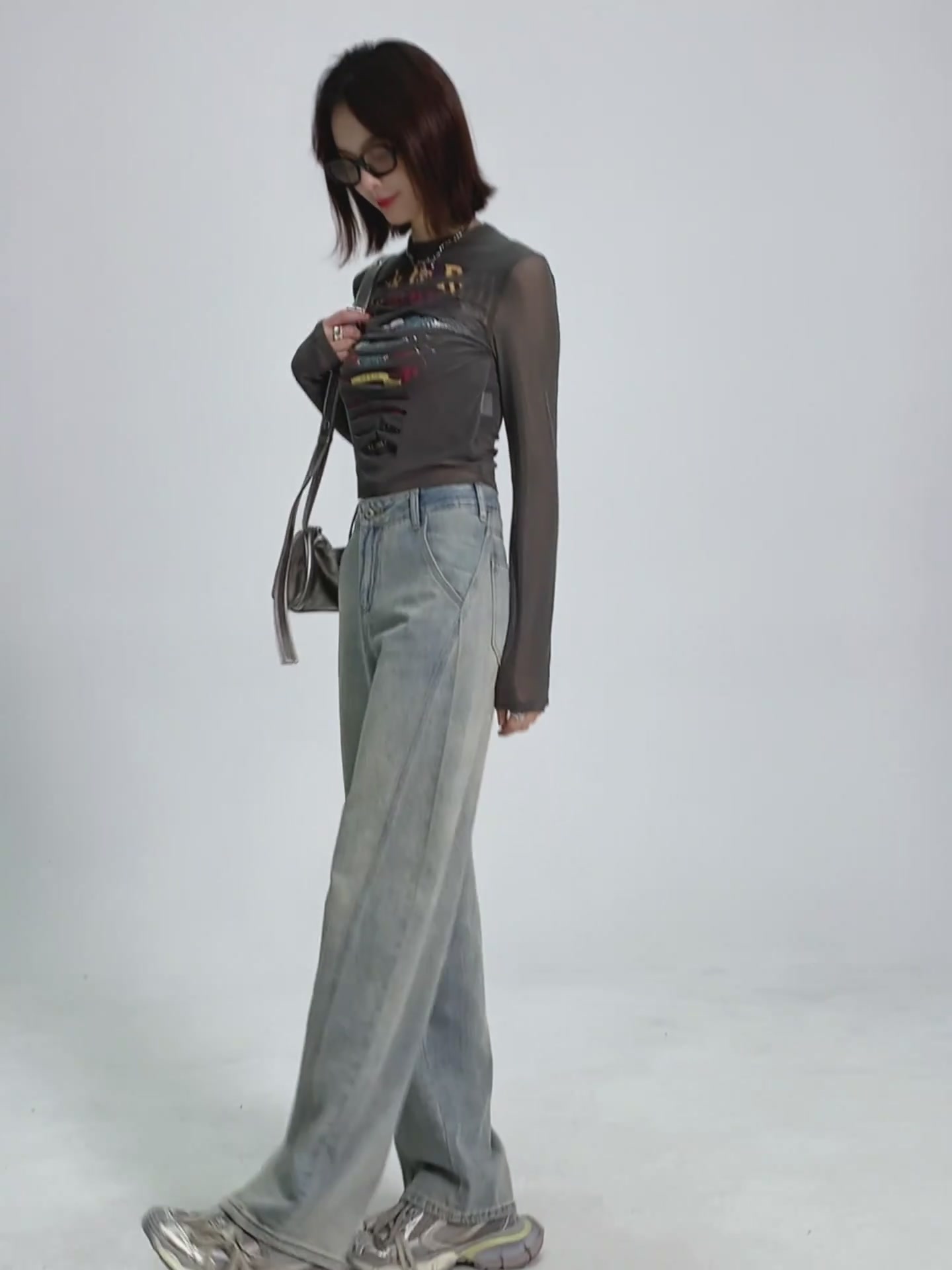 挑战自我，穿上歌谛婕的绣花牛仔裤，我差点被自己帅哭！