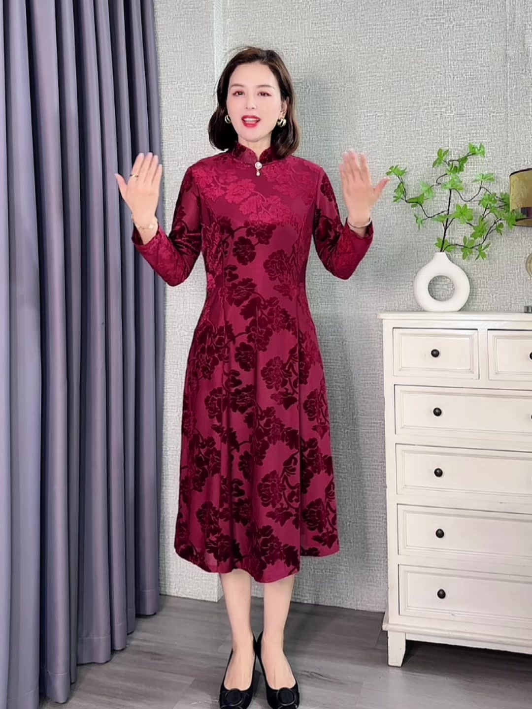 穿上这件连衣裙，我直接变身春日里的温柔女神！