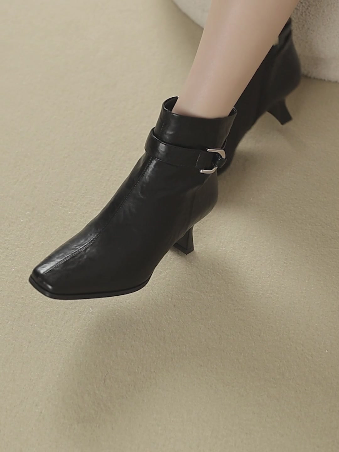 姐妹们！这条港风牛仔裤也太绝了吧！ 第3张图片